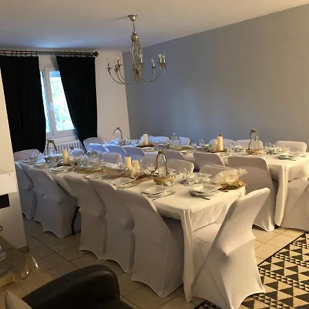 Le Relais De Pierre Арпажон